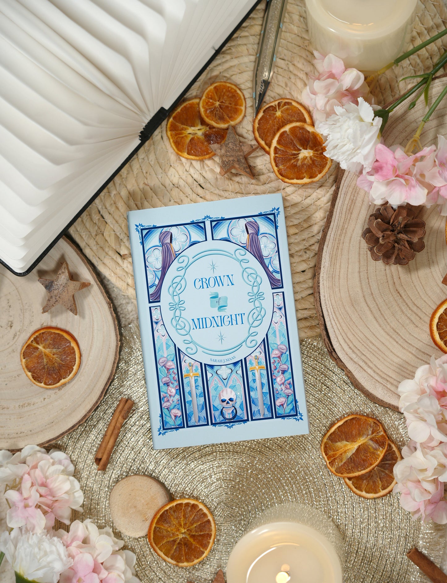 Throne of Glass dust Jacket Kayana Illustrations